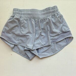 Lululemon hottie hot 2.5 in shorts